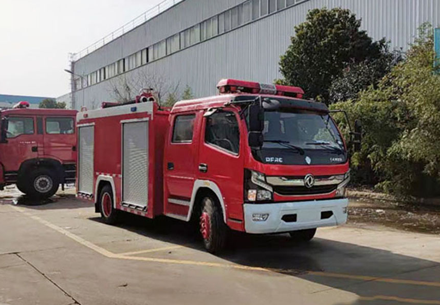 国六3.5吨东风凯普特水罐消防车