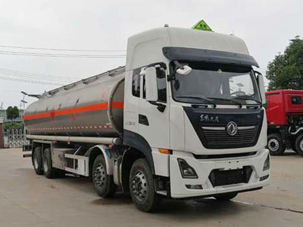 Dongfeng Tianlong  8X4 aluminum alloy fuel tank truck
