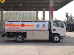 国五东风多利卡5方加油车