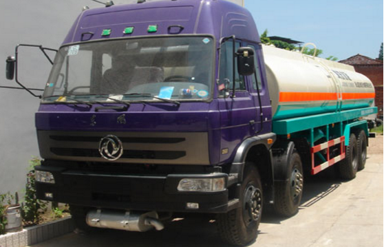 Dongfeng front four rear eight powder material transport truck