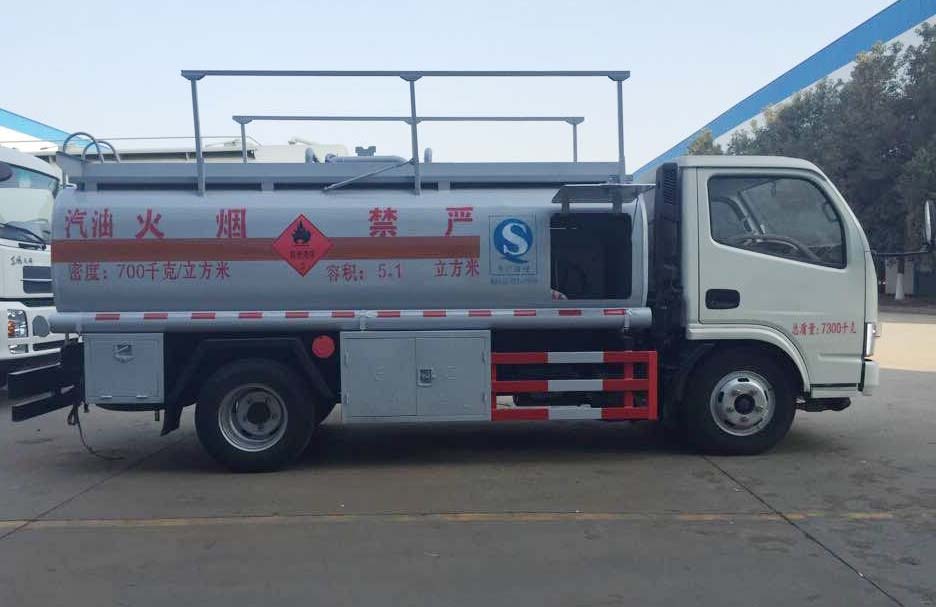 Dongfeng Furika Fuel Truck