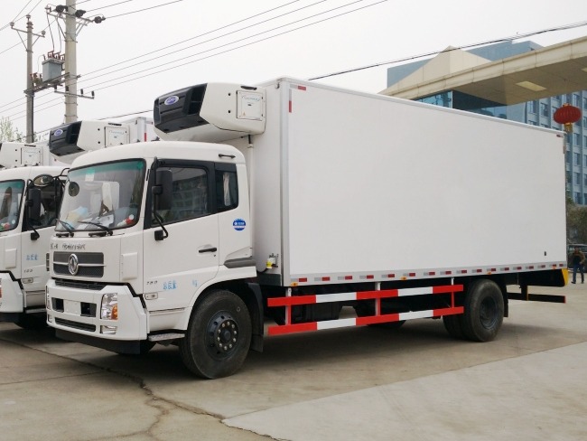 东风天锦7.4米/7.8米冷藏车(DFH5160XLCBX2DV)