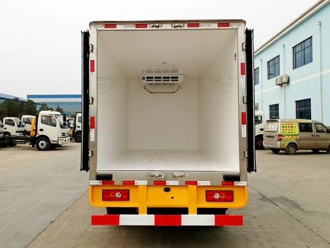 JMC Shunda refrigerated truck