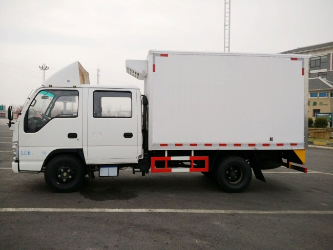 五十铃双排CLW5043XLCQ5冷藏车